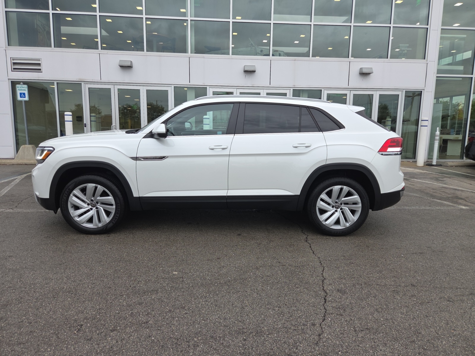 used 2021 Volkswagen Atlas Cross Sport car, priced at $22,400