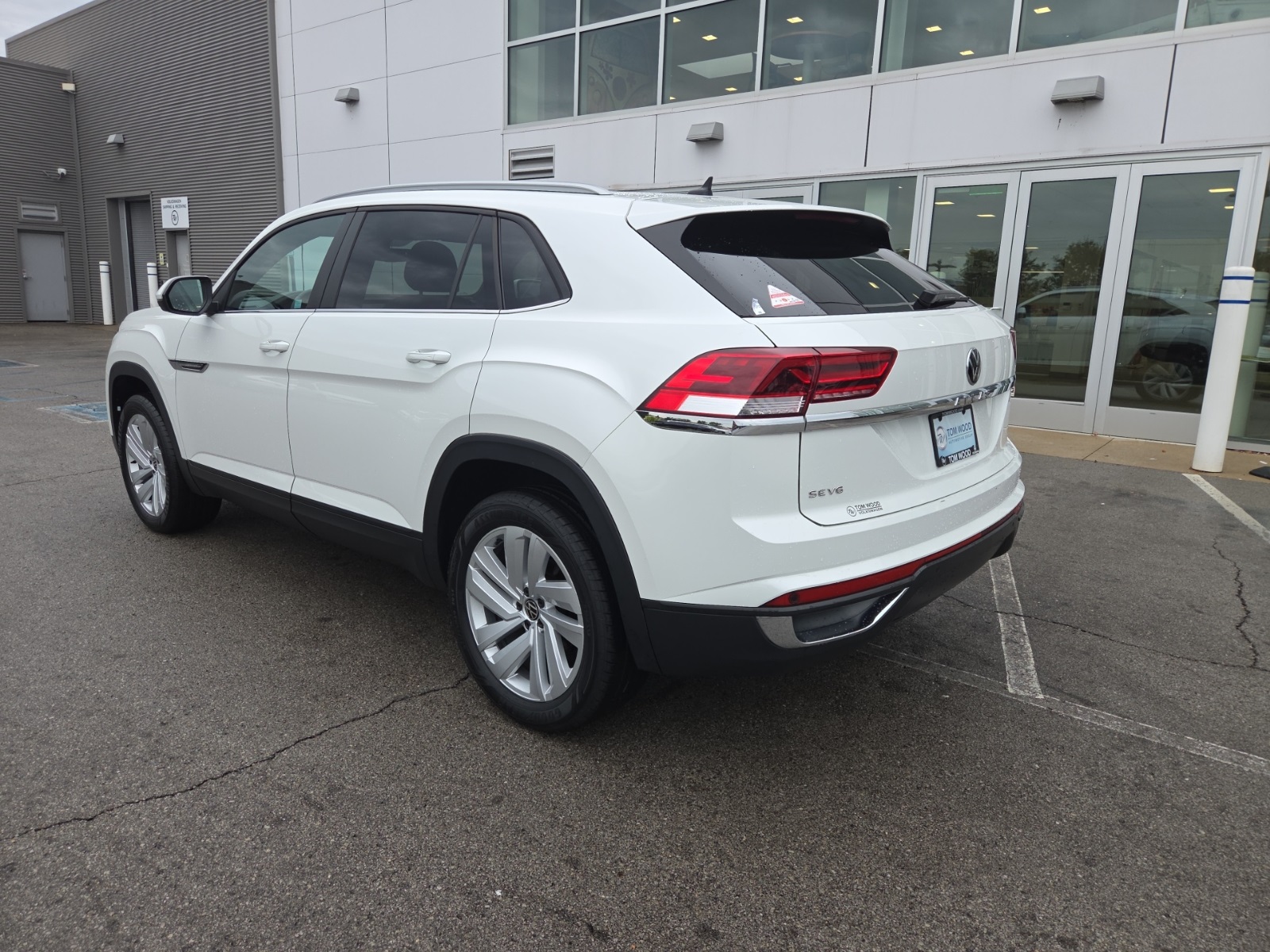 used 2021 Volkswagen Atlas Cross Sport car, priced at $22,400