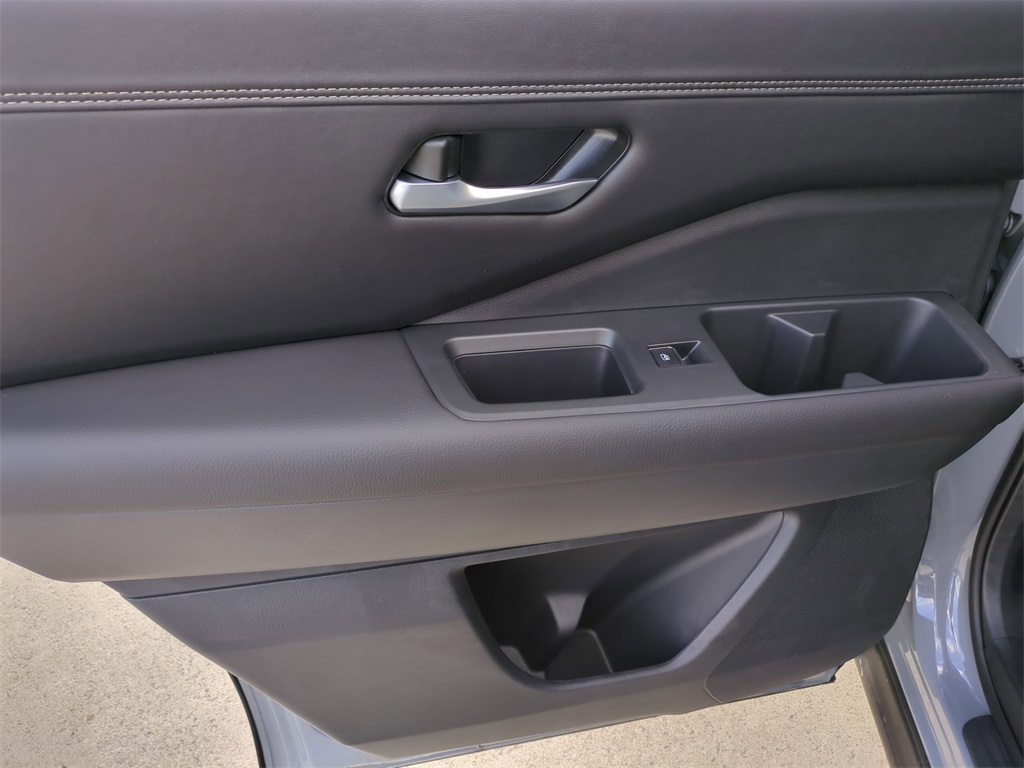 new 2025 Nissan Pathfinder car, priced at $43,896