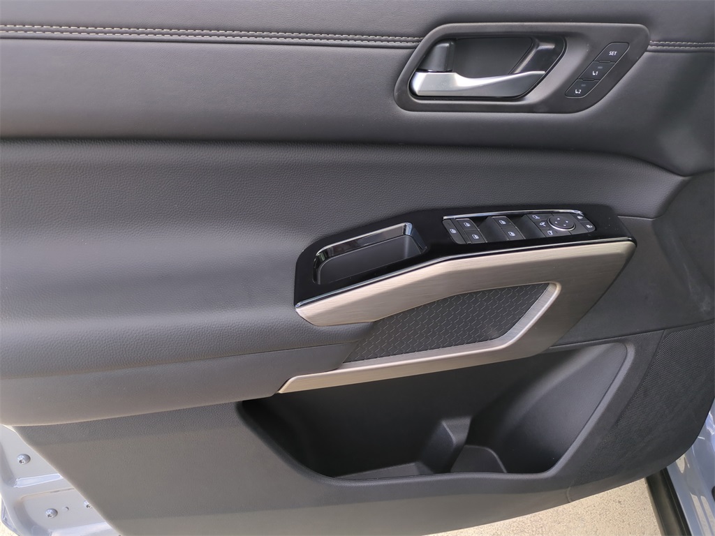 new 2025 Nissan Pathfinder car, priced at $43,896