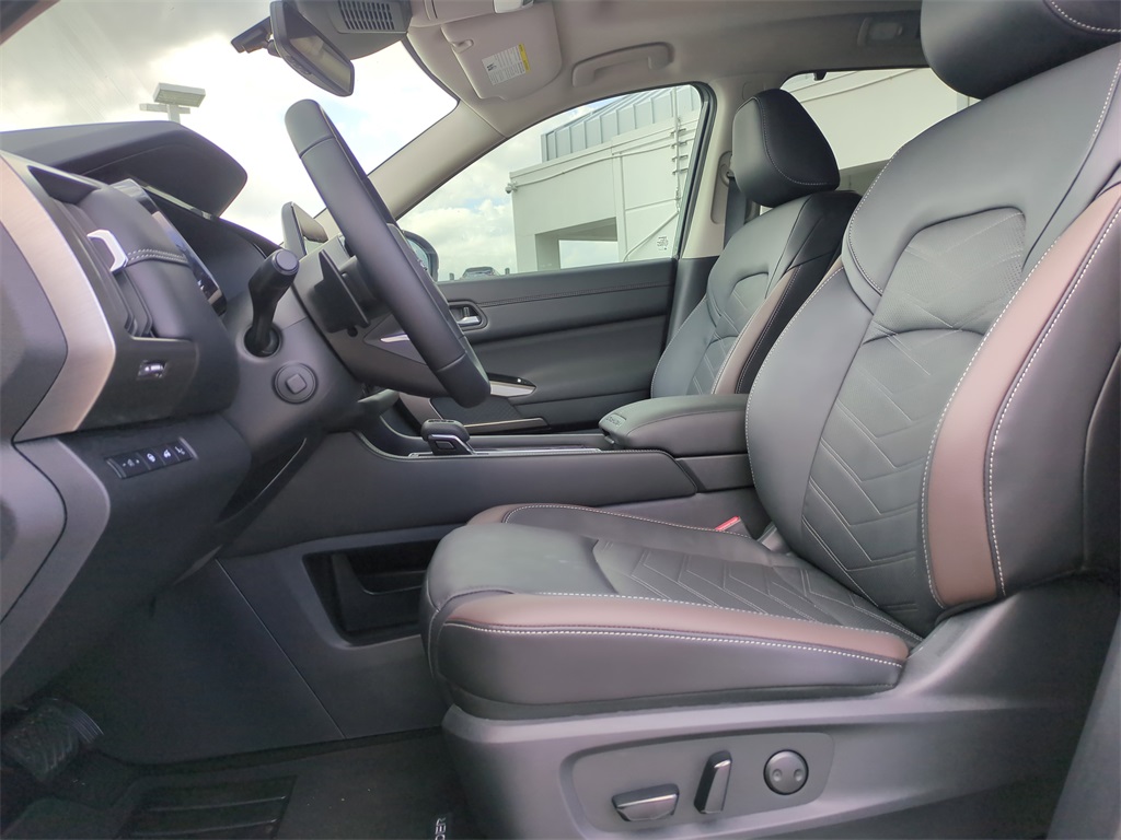 new 2025 Nissan Pathfinder car, priced at $43,896