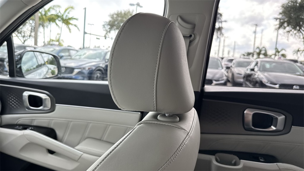 used 2023 Kia Sorento car, priced at $24,999