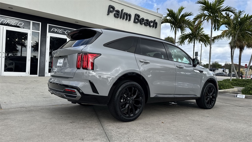 used 2023 Kia Sorento car, priced at $24,999