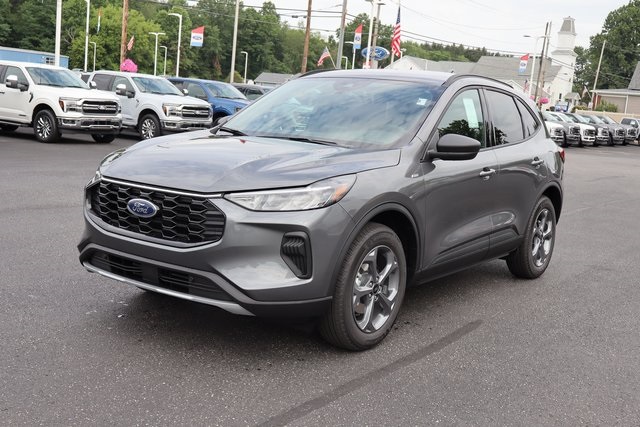 new 2025 Ford Escape car, priced at $30,461