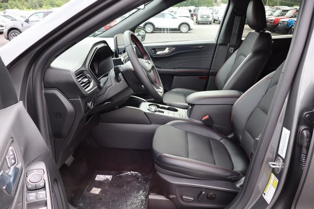 new 2025 Ford Escape car, priced at $30,461
