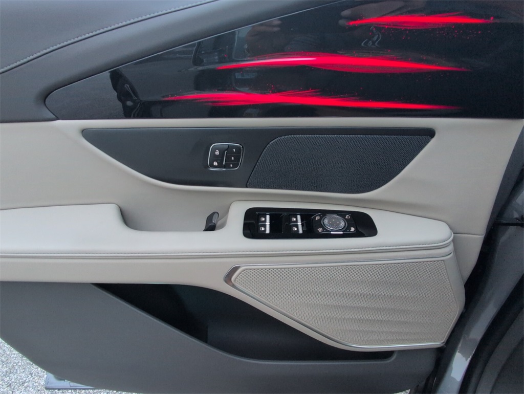 new 2025 Lincoln Nautilus car, priced at $56,914