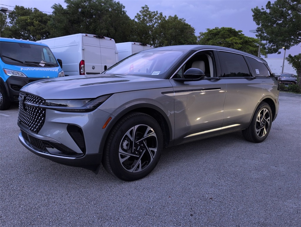 new 2025 Lincoln Nautilus car, priced at $56,914