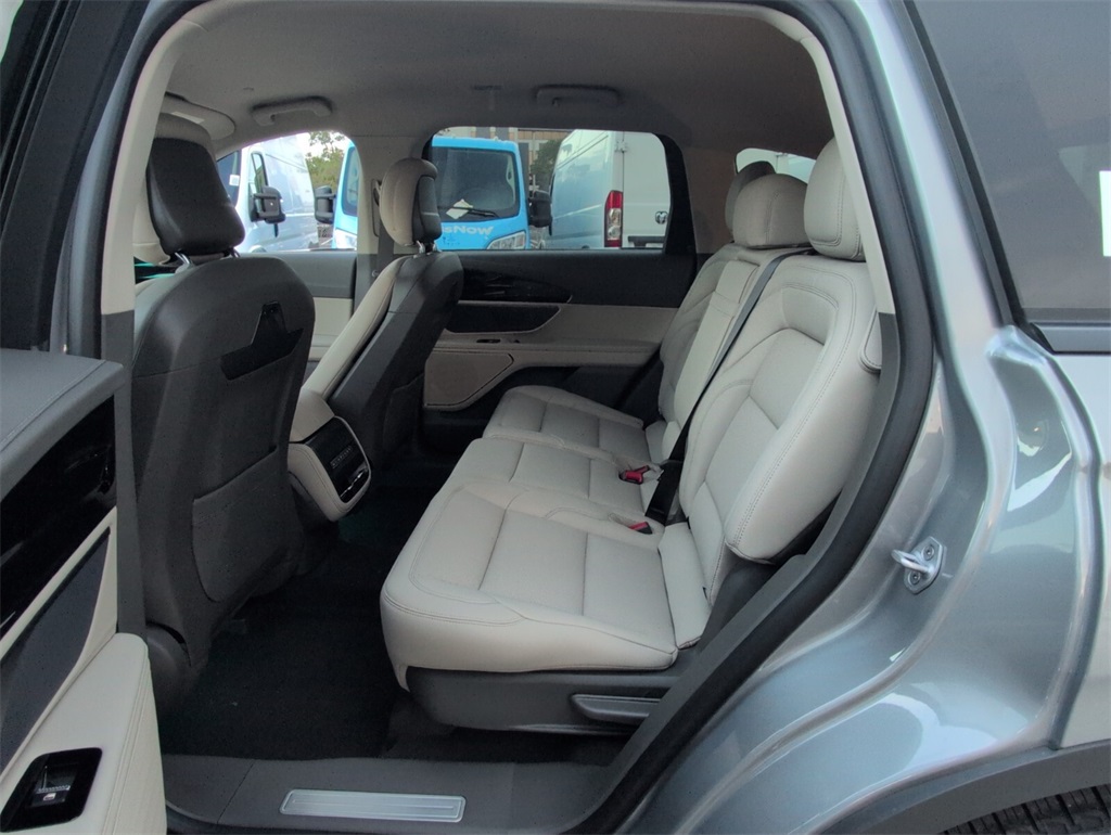 new 2025 Lincoln Nautilus car, priced at $56,914