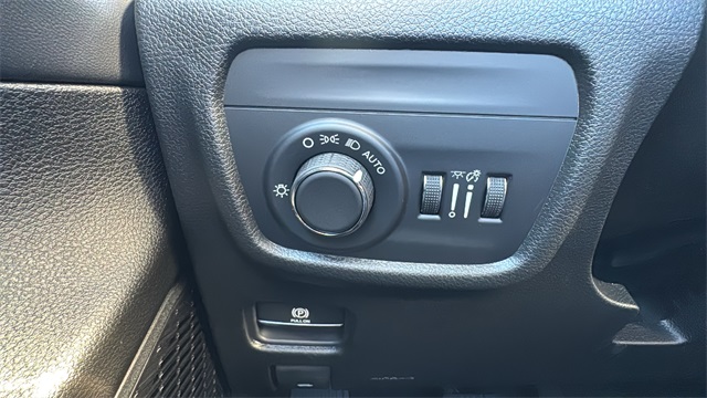 new 2025 Jeep Grand Cherokee car, priced at $42,848