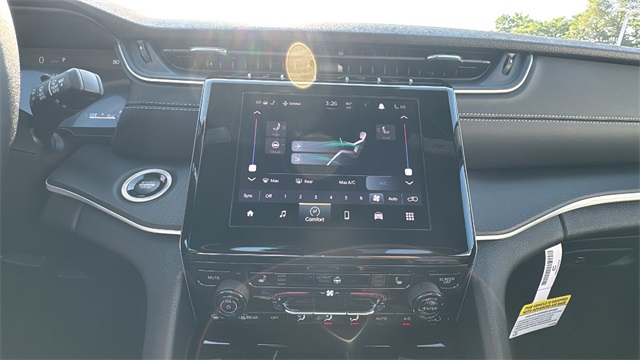 new 2025 Jeep Grand Cherokee car, priced at $42,848