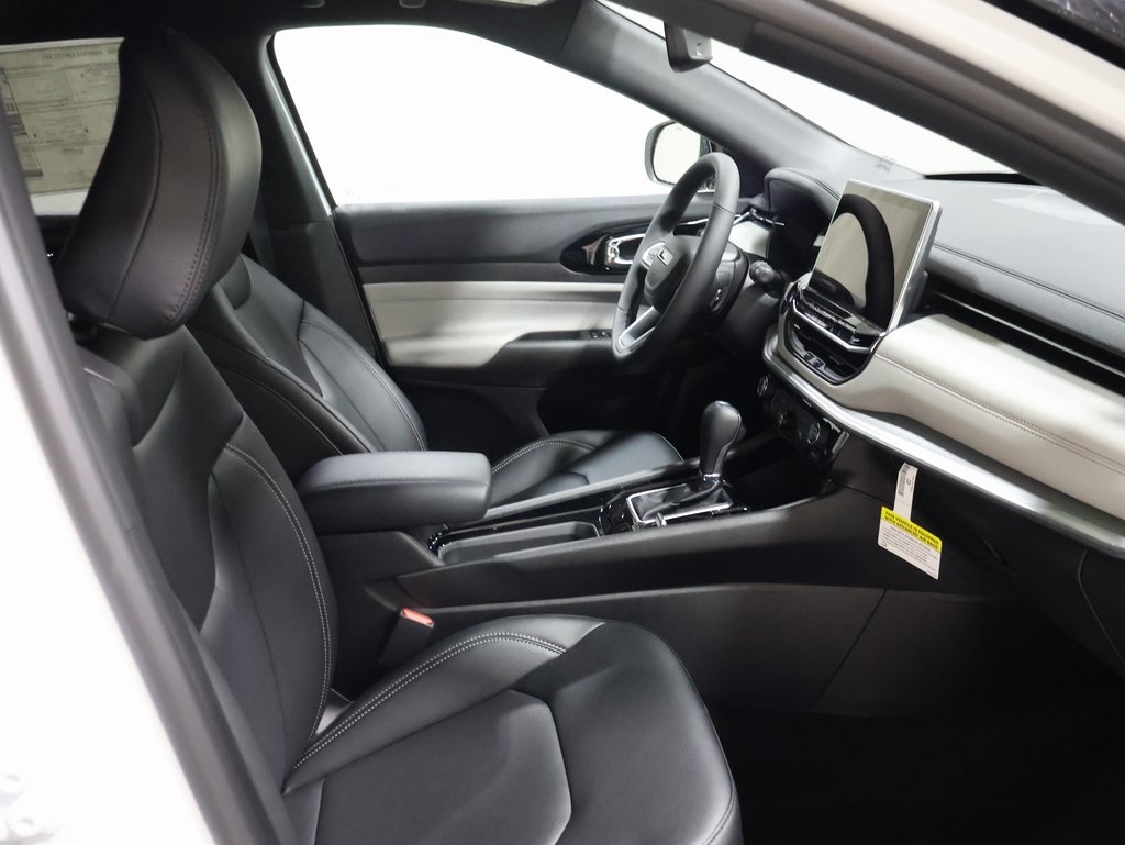 new 2025 Jeep Compass car, priced at $32,898