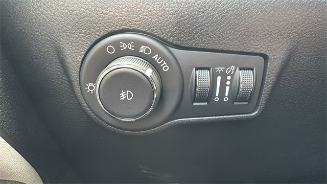 new 2025 Jeep Compass car, priced at $33,770