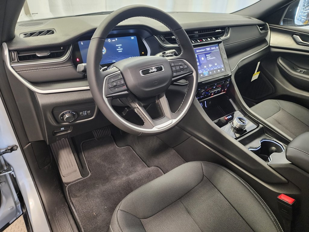 new 2025 Jeep Grand Cherokee L car, priced at $42,929