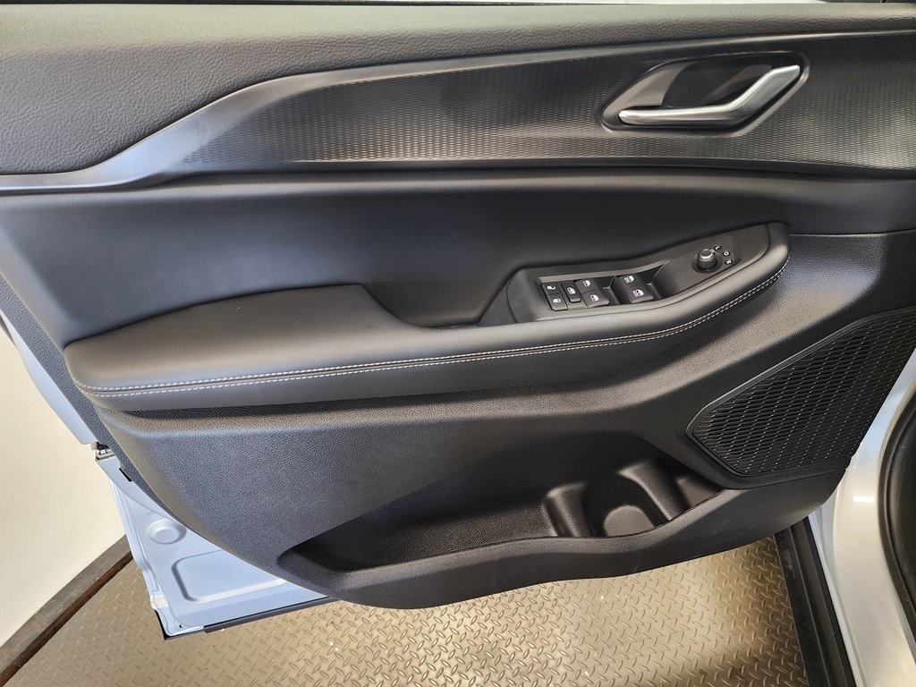 new 2025 Jeep Grand Cherokee L car, priced at $42,929