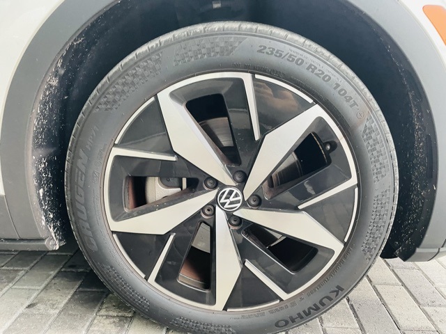 used 2023 Volkswagen ID.4 car, priced at $25,900