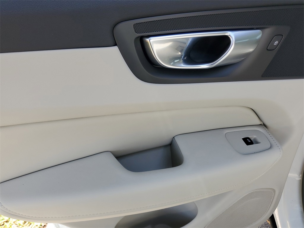 used 2023 Volvo XC60 car, priced at $36,594
