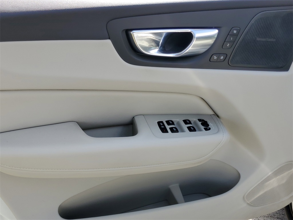 used 2023 Volvo XC60 car, priced at $36,594