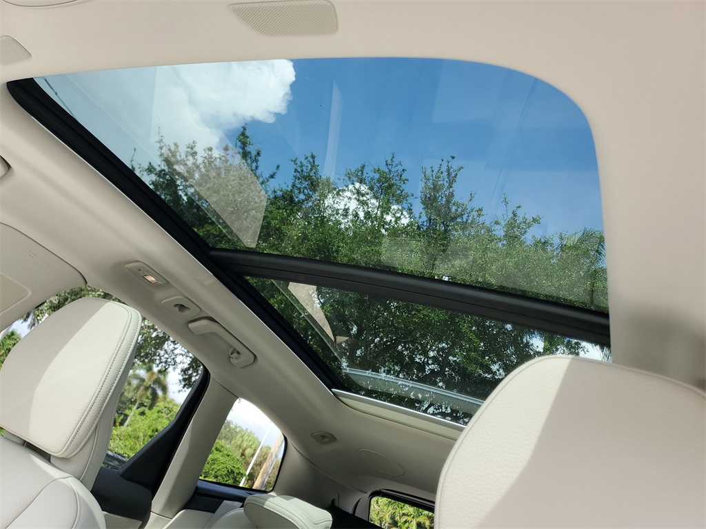 used 2023 Volvo XC60 car, priced at $36,594