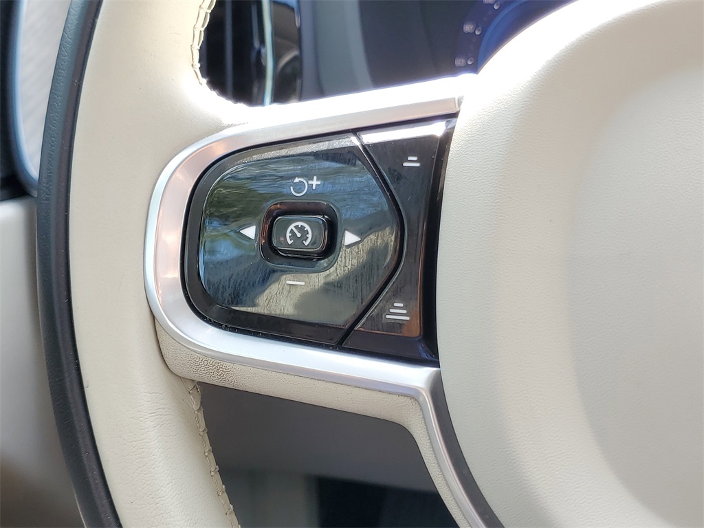 used 2023 Volvo XC60 car, priced at $36,594