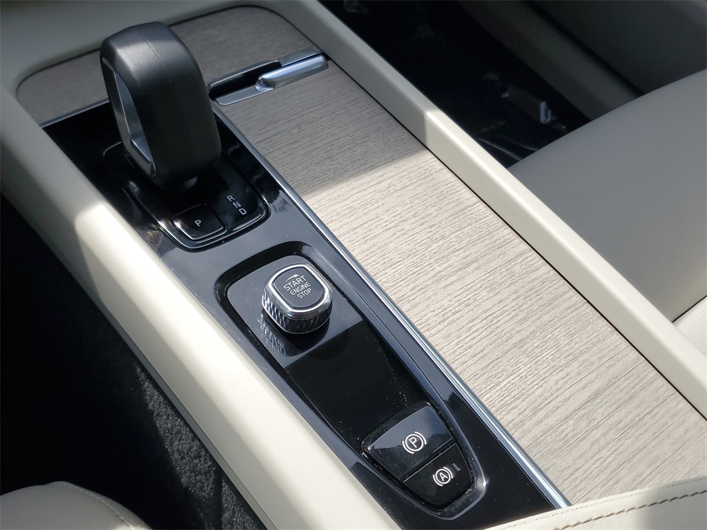 used 2023 Volvo XC60 car, priced at $36,594