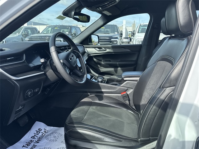 used 2024 Jeep Grand Cherokee car, priced at $27,999