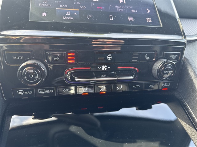 used 2024 Jeep Grand Cherokee car, priced at $27,999