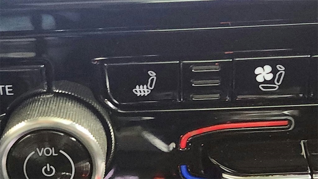 used 2022 Jeep Grand Cherokee car, priced at $29,988