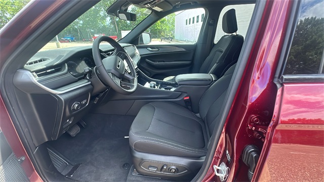new 2025 Jeep Grand Cherokee car, priced at $42,848