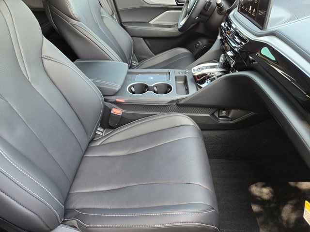 used 2025 Acura MDX car, priced at $50,600