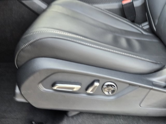 used 2025 Acura MDX car, priced at $50,600