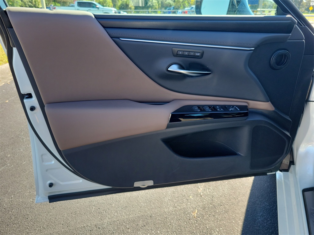 new 2025 Lexus ES car, priced at $49,694