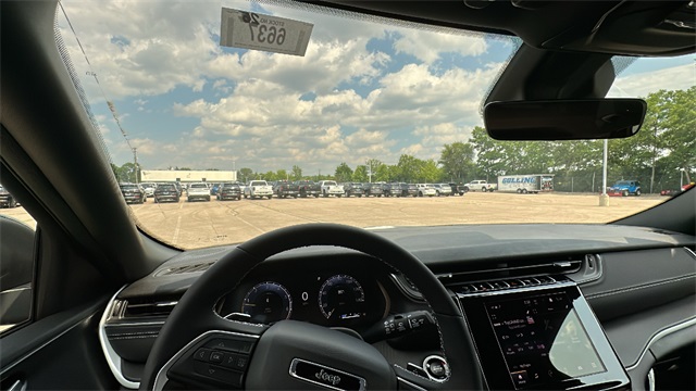 new 2025 Jeep Grand Cherokee car, priced at $42,848