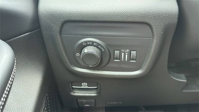 new 2025 Jeep Grand Cherokee car, priced at $42,848