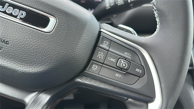new 2025 Jeep Grand Cherokee car, priced at $42,848