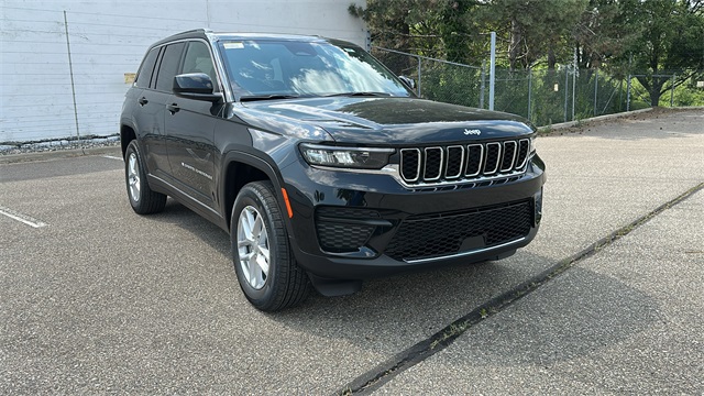 new 2025 Jeep Grand Cherokee car, priced at $42,848