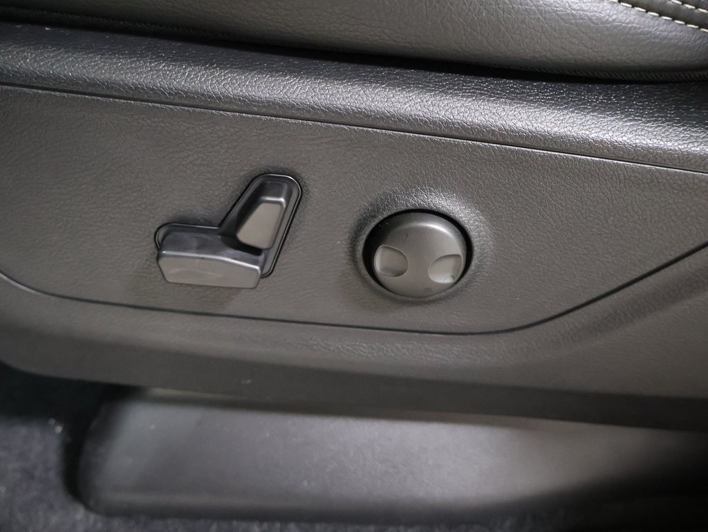 new 2025 Ram 1500 car, priced at $63,624