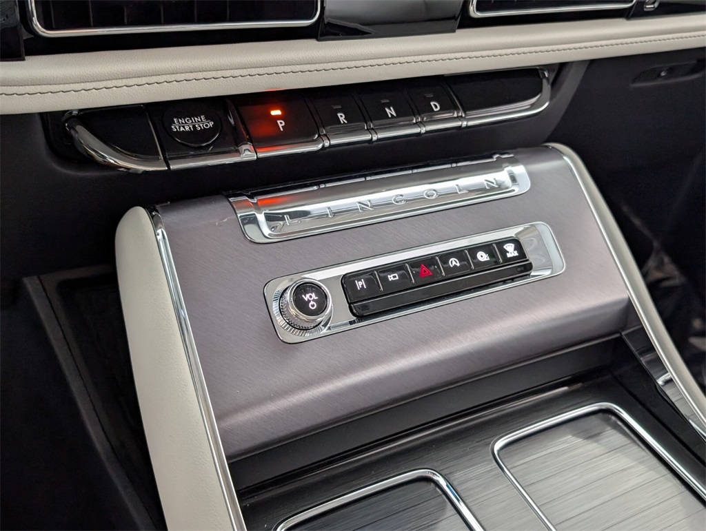 new 2025 Lincoln Aviator car, priced at $63,590