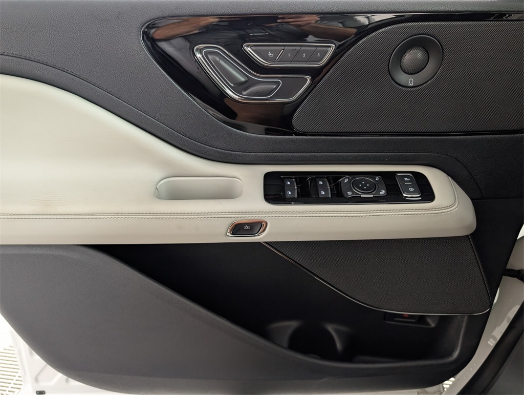 new 2025 Lincoln Aviator car, priced at $63,590