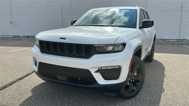 new 2025 Jeep Grand Cherokee car, priced at $47,809