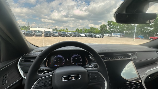 new 2025 Jeep Grand Cherokee car, priced at $47,809