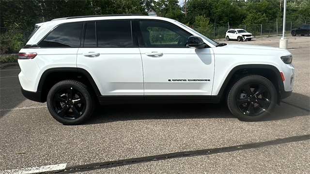 new 2025 Jeep Grand Cherokee car, priced at $47,809
