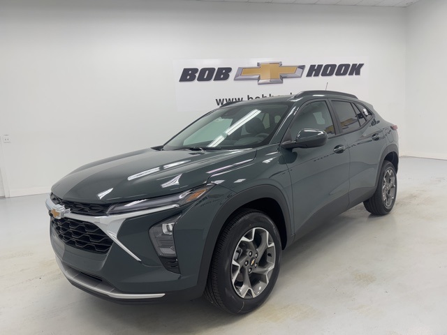 new 2025 Chevrolet Trax car, priced at $23,500