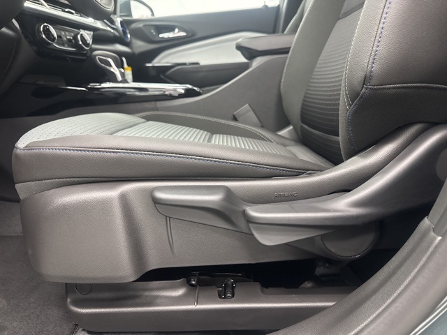 new 2025 Chevrolet Trax car, priced at $23,500