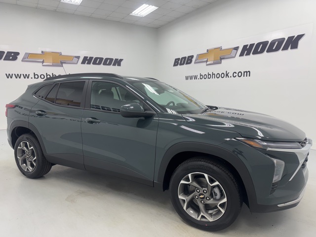 new 2025 Chevrolet Trax car, priced at $23,500