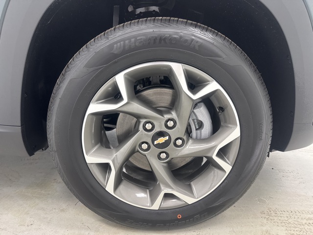 new 2025 Chevrolet Trax car, priced at $23,500