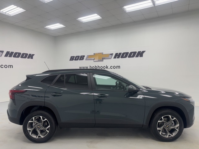 new 2025 Chevrolet Trax car, priced at $23,500