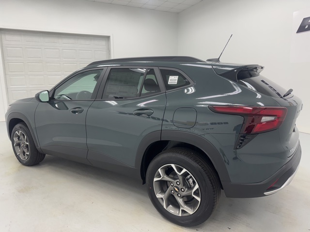 new 2025 Chevrolet Trax car, priced at $23,500