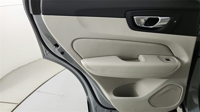 new 2025 Volvo XC60 car, priced at $55,360
