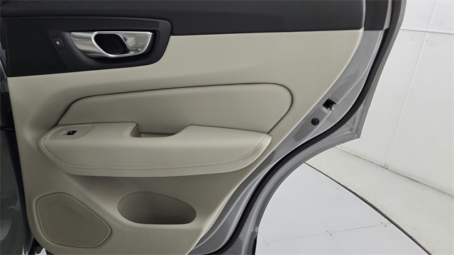 new 2025 Volvo XC60 car, priced at $55,360