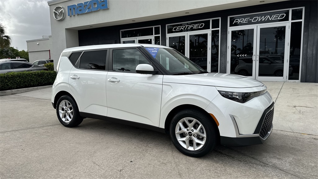 used 2023 Kia Soul car, priced at $15,490